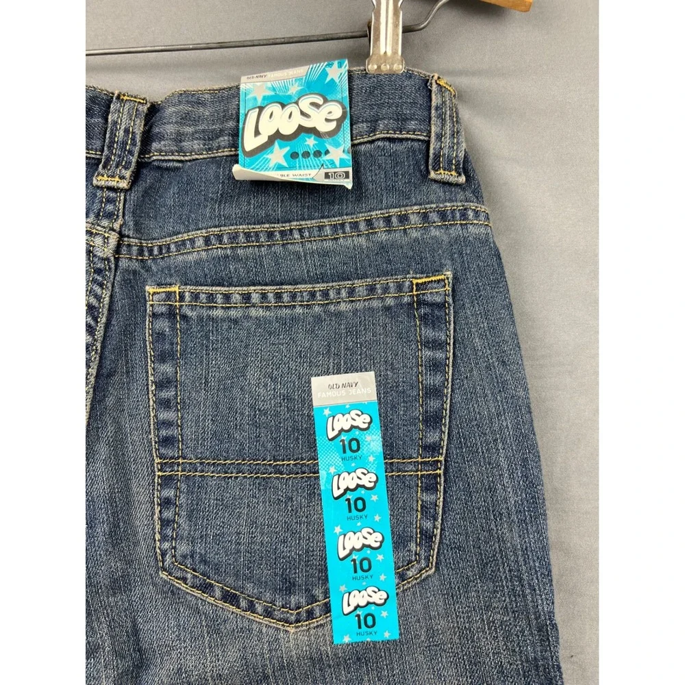 Old Navy ships from